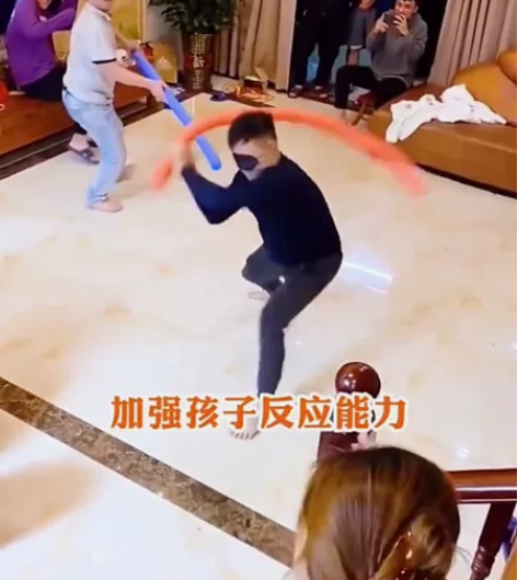 蒙眼互打棒海绵棒泡沫棒幼儿园团建拓展活动年...