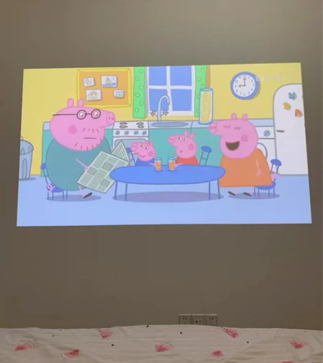 转卖原价1999元投影仪家用超高清4K无线...