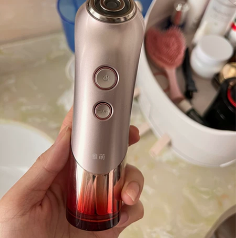 雅萌红光bloom美容仪 骨折价！原价三折...