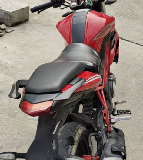 自用摩托车贝纳利红宝龙，8成新，想换踏板，...