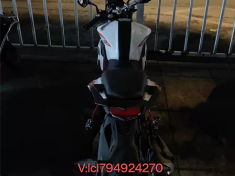 代友出贝纳利红宝龙150 18年7月上牌,...