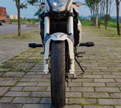 贝纳利红宝龙150，18年上户手续齐全，车...