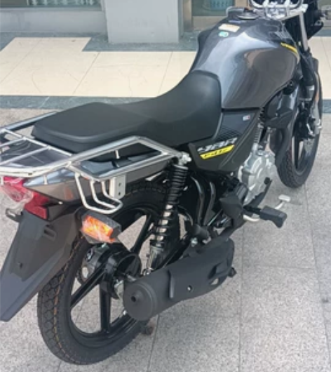 卖雅马哈天剑150摩托车，车子刚买一个多月...