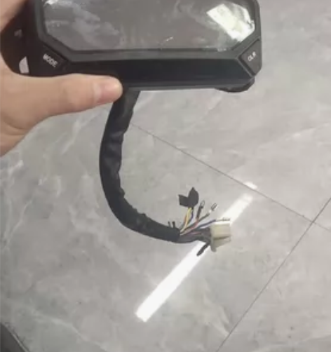 摩托车表显  看有配的上的就收了吧 这个是...