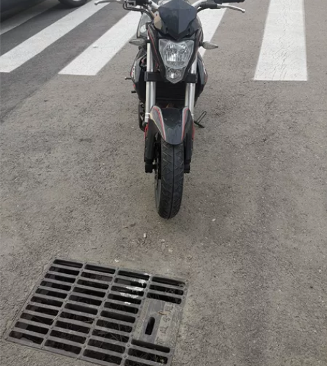 15年黄龙300   1w7千公里 刚上完...