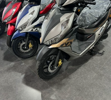 全新五羊本田NX125 新配色，更漂亮，折...