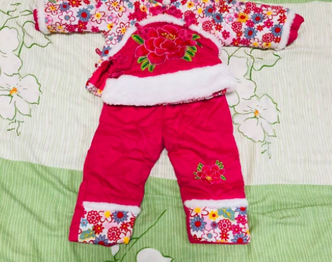 儿童唐装女童新年棉服 80码 感兴趣的...