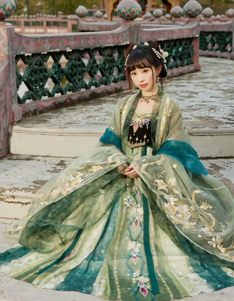 小豆蔻儿汉服 十三余儿[迪士尼安娜-阿伦戴...