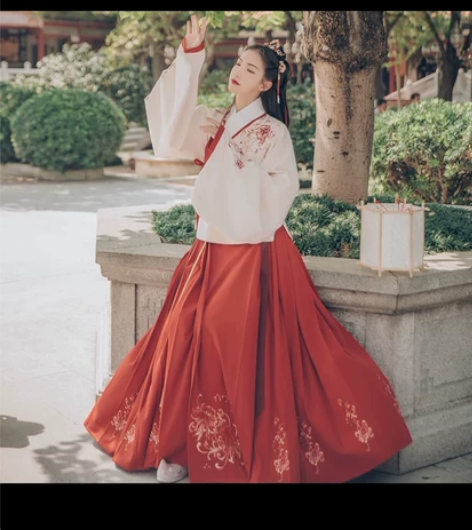 汉尚华莲芙蓉月，仅穿过一次，衣服挺厚实的，...