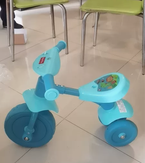 美国费雪儿童滑行车，学步车，无脚踏平衡车扭...