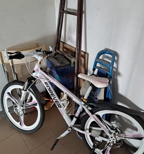 永久24变速自行车，8成新，新旧看图，前轮...