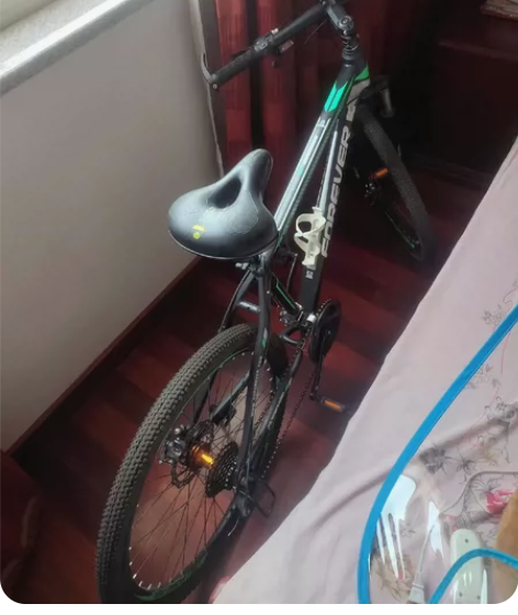 永久自行车山地车，基本全新，没时间骑，闲置...