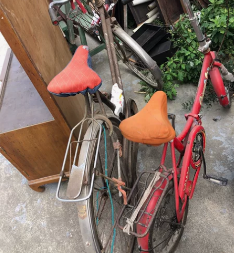 20年前永久女士自行车（左边一辆），26寸...