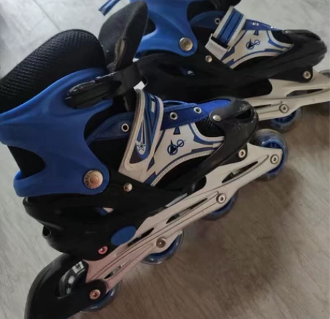 【全新处理】溜冰鞋儿童全套装男童女童成人直...