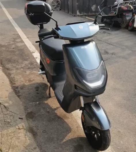 雅迪品牌电动车DT6，新国际48伏24安锂电池，车况好，外观...