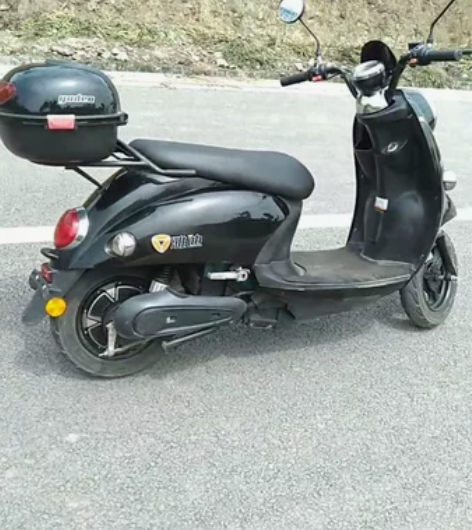 急出一家自用雅迪电动车，马上要回家发展去了...