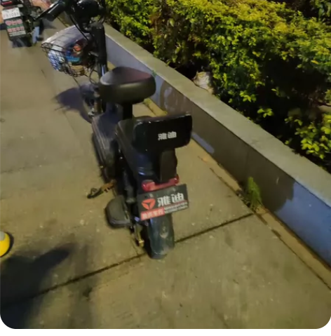 雅迪电动车48V12A铅酸电池，电池去年刚...