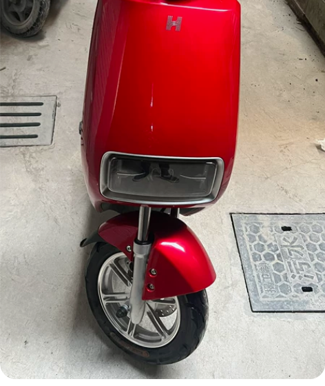 转让只用不到一个月的二手哈喽电动车棒途（看...