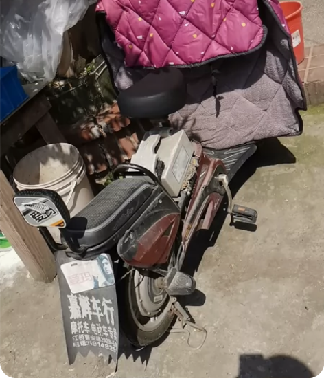 闲置电瓶车转给需要的朋友，前后胎都是今年刚...