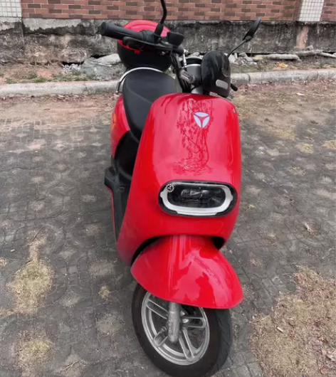 自用，9成新，带发票。 感兴趣的话点“我想...