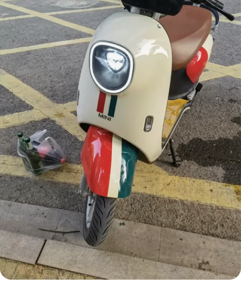 雅迪电动车，9成新，美女一手车，当时买来就...