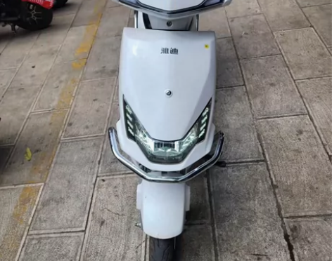 新国标雅迪72伏20安 两千多公里 遥控防...