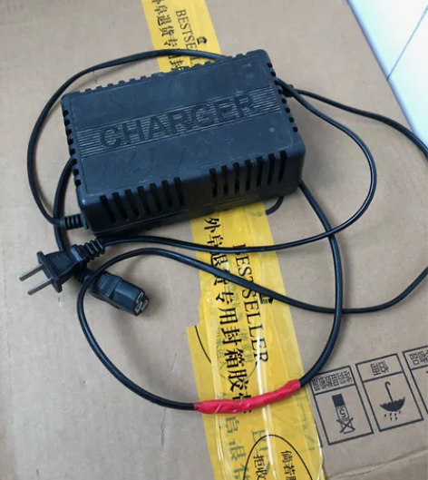 闲置铅酸电池充电器48V 12安，功能正常...