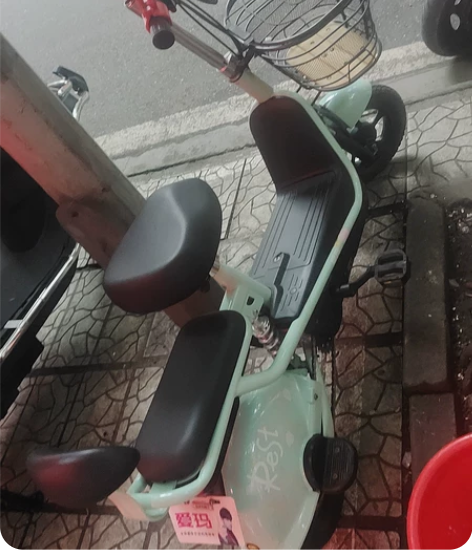 爱玛锂电简易款，再次声明是锂电池， 成色很...