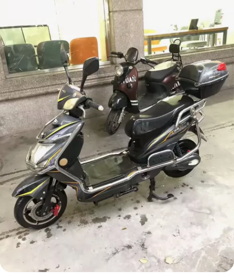 上新绿源国标小利鹰 60V 续航四五十公里...