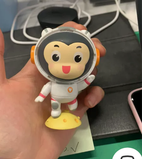 限量版小猿手办——宇航员，无盒 感兴趣的话...