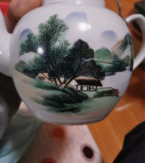 解放初期手绘山水端把壶，手绘端把壶一把，口...
