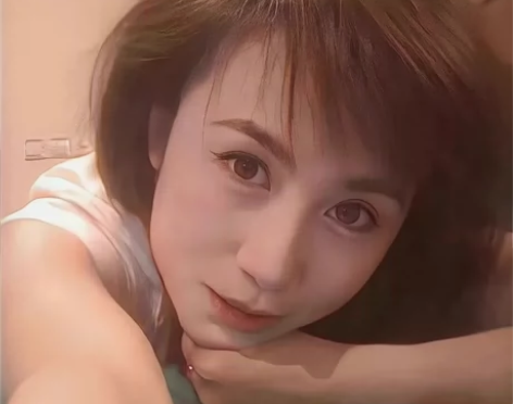 收关于Mary的周边 勋章，小卡，辐射票，...