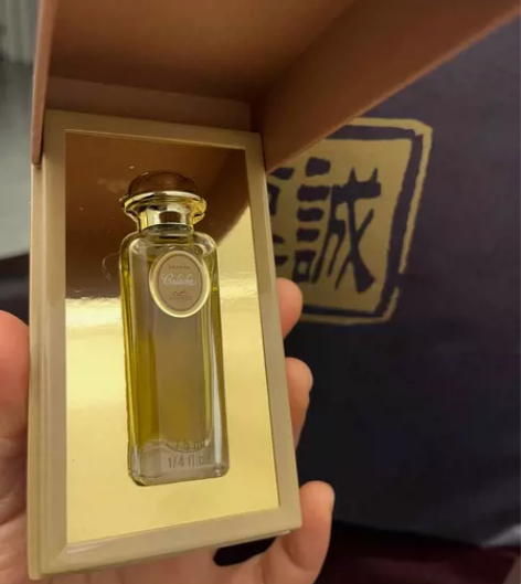 老版本爱马仕～驿马车 因为两个瓶子都长一样...