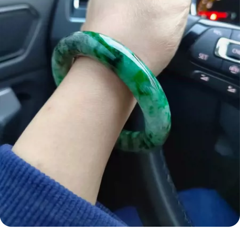 大马坎老坑料，肉质细腻胶润，水头好光泽强。...