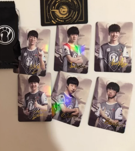 英雄联盟 IG夺冠手办 加官方夺冠卡 官网...