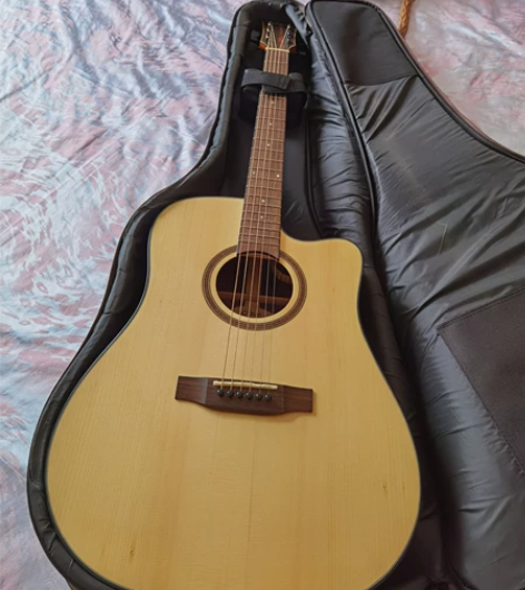 Dove鸽子吉他 九新，孩子暑期兴趣班买的...