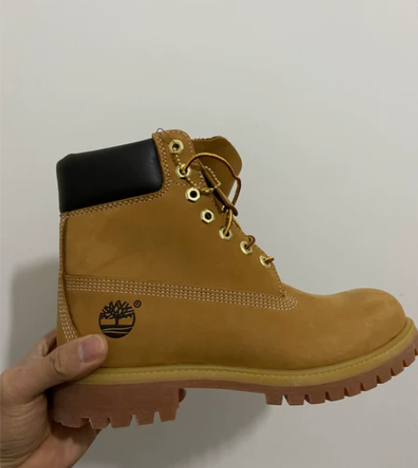 41码，太大了，以为能将就穿穿，没想到太别...