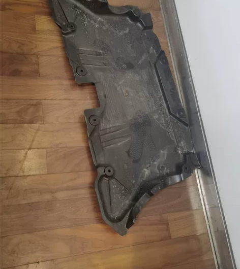 E原车发动机护板 感兴趣的话点“我想要”和...