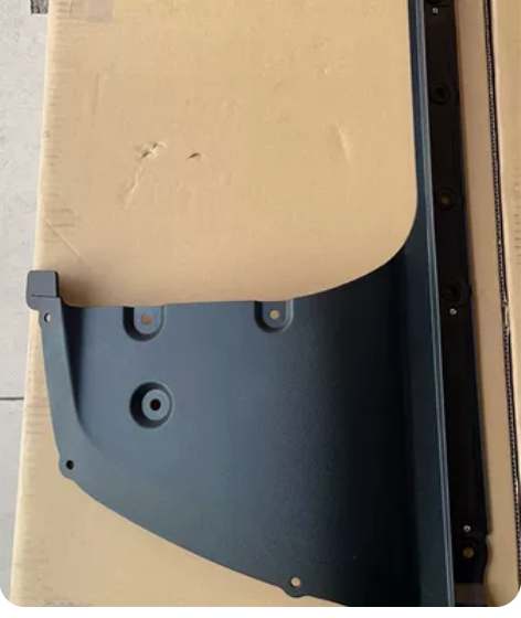 尼桑GTR车身护板 感兴趣的话点“我想要”...