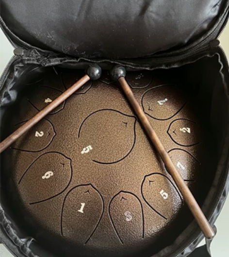 空灵鼓 13寸空灵鼓，基本全新，赠送的乐谱...