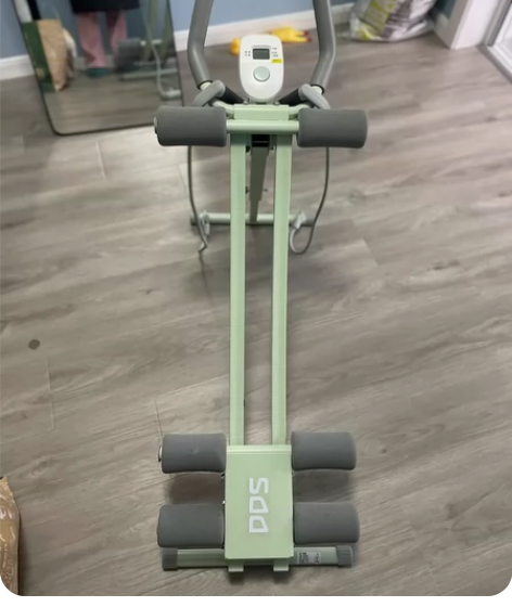 新买的健身器材，总共就用了三次，几乎全新，...