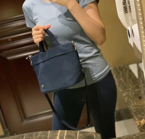 外贸原单 Lulu男女通用旅行户外便携超轻...