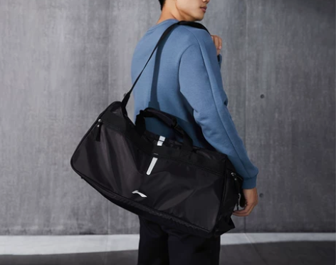 李宁桶包训练系列2023新款反光大容量斜挎...