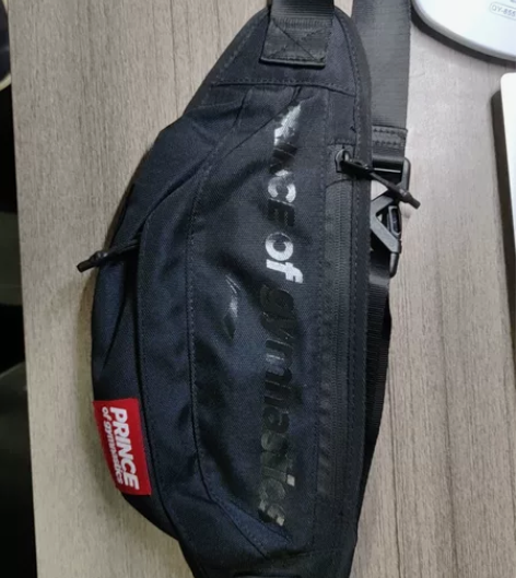 李宁斜挎包，全新未背过一次，无外包装，包邮...