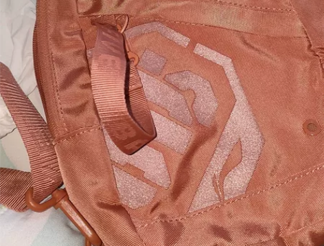 李宁背包斜挎包几乎全新 图上颜色，实拍。实...