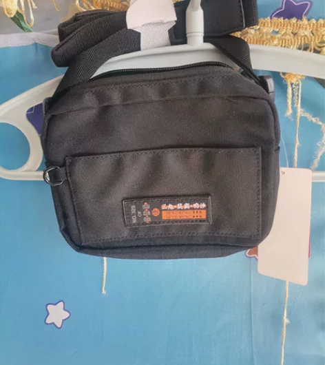 李宁斜挎包小包，全新带吊牌，保证正品，有喜...