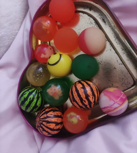 出出出，小时候老爱收集一些奇奇怪怪的东西，...