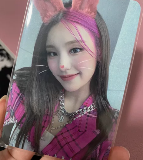 ITZY 黄礼志 兔耳志 cil志 梯1 ...