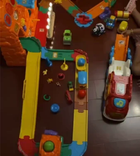 伟易达轨道金矿场，一直放箱子里，所有东西都...