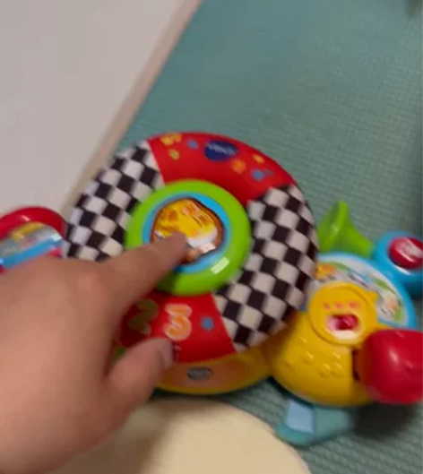 伟易达推车方向盘，中间的灯不亮了，方向盘微...